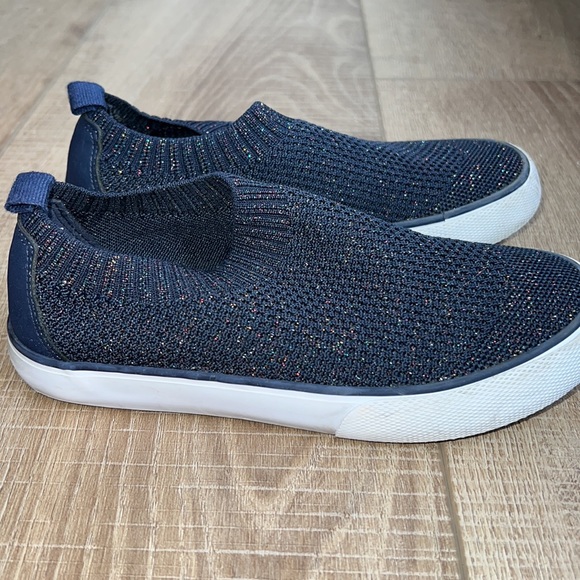 Girls Cat and Jack  pull on sneaker - Picture 4 of 9